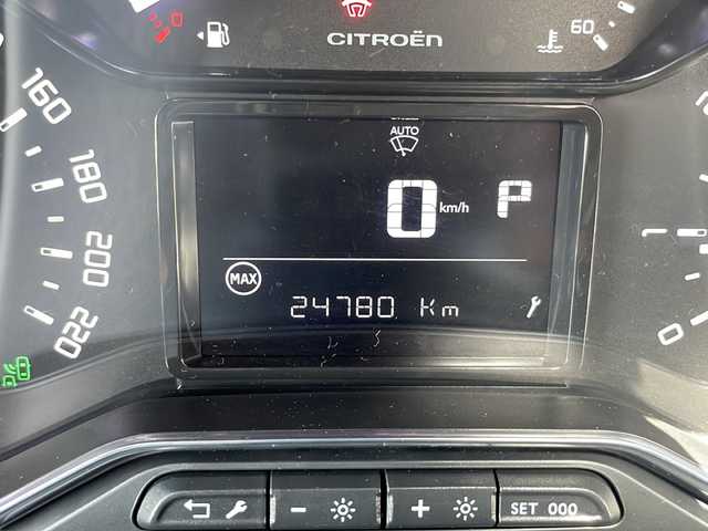 シトロエン Ｃ３ コロラドエディション 青森県 2018(平30)年 1.6万km アーモンドグリーン ディスプレイオーディオ/バックカメラ/オートライト/ETC/クルーズコントロール/パーキングアシスト/BSM/トラクションコントロールレーンアシスト/インテリジェントハイビーム/ステアリングスイッチ/スマートキー×2/保証書/取扱説明書