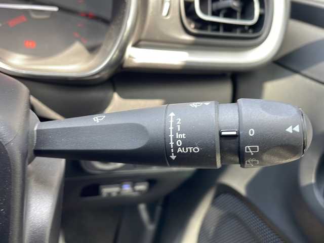 シトロエン Ｃ３ コロラドエディション 青森県 2018(平30)年 1.6万km アーモンドグリーン ディスプレイオーディオ/バックカメラ/オートライト/ETC/クルーズコントロール/パーキングアシスト/BSM/トラクションコントロールレーンアシスト/インテリジェントハイビーム/ステアリングスイッチ/スマートキー×2/保証書/取扱説明書