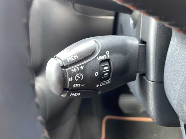 シトロエン Ｃ３ コロラドエディション 青森県 2018(平30)年 1.6万km アーモンドグリーン ディスプレイオーディオ/バックカメラ/オートライト/ETC/クルーズコントロール/パーキングアシスト/BSM/トラクションコントロールレーンアシスト/インテリジェントハイビーム/ステアリングスイッチ/スマートキー×2/保証書/取扱説明書