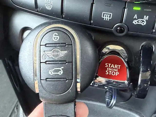 ＭＩＮＩ ミニ クーパー S 静岡県 2016(平28)年 4.7万km 紺 純正ナビ/(Bluetooth/AUX/フルセグ)/バックカメラ /速度警告/キーレスキー/ETC/ドライブレコーダー/フロアマット/純正16インチアルミホイール/フロントフォグランプ/保証書/取扱説明書
