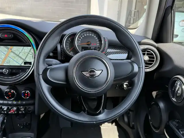 ＭＩＮＩ ミニ クーパー S 静岡県 2016(平28)年 4.7万km 紺 純正ナビ/(Bluetooth/AUX/フルセグ)/バックカメラ /速度警告/キーレスキー/ETC/ドライブレコーダー/フロアマット/純正16インチアルミホイール/フロントフォグランプ/保証書/取扱説明書