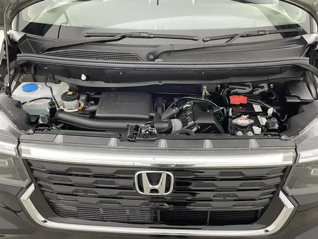 ホンダ Ｎ ＢＯＸ カスタム 千葉県 2024(令6)年 0.3万km クリスタルブラックパール ホンダセンシング/衝突軽減ブレーキ（CMBS）/先行車発進お知らせ機能/歩行者事故低減ステアリング/路外逸脱抑制機能/標識認識機能/渋滞追従機能付アダプティブクルーズコントロール（ACC）/車線維持支援システム（LKAS）/誤発進抑制機能/後方誤発進抑制機能/近距離衝突軽減ブレーキ/急アクセル抑制機能/パーキングセンサーシステム/オートハイビーム/純正ナビ/CD/DVD/SD/Bluetooth/フルセグTV/バックカメラ/左側パワースライドドア/LEDヘッドライト/シートヒーター/電動パーキングブレーキ/オートブレーキホールド/ステアリングリモコン/横滑り防止機能/純正14インチアルミホイール