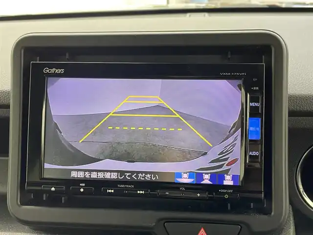 ホンダ Ｎ ＢＯＸ カスタム 千葉県 2024(令6)年 0.3万km クリスタルブラックパール ホンダセンシング/衝突軽減ブレーキ（CMBS）/先行車発進お知らせ機能/歩行者事故低減ステアリング/路外逸脱抑制機能/標識認識機能/渋滞追従機能付アダプティブクルーズコントロール（ACC）/車線維持支援システム（LKAS）/誤発進抑制機能/後方誤発進抑制機能/近距離衝突軽減ブレーキ/急アクセル抑制機能/パーキングセンサーシステム/オートハイビーム/純正ナビ/CD/DVD/SD/Bluetooth/フルセグTV/バックカメラ/左側パワースライドドア/LEDヘッドライト/シートヒーター/電動パーキングブレーキ/オートブレーキホールド/ステアリングリモコン/横滑り防止機能/純正14インチアルミホイール
