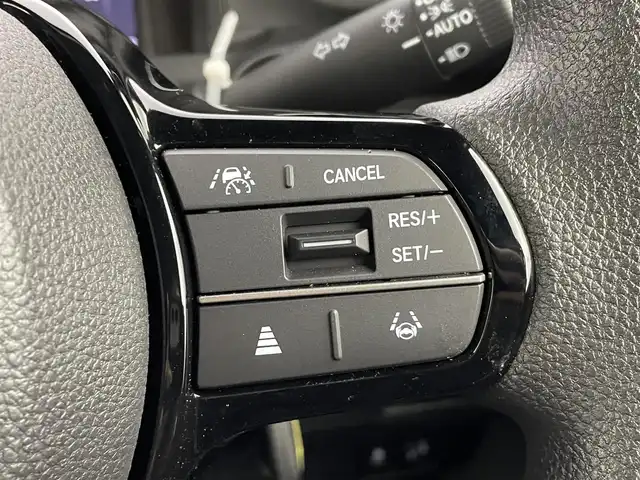 ホンダ Ｎ ＢＯＸ カスタム 千葉県 2024(令6)年 0.3万km クリスタルブラックパール ホンダセンシング/衝突軽減ブレーキ（CMBS）/先行車発進お知らせ機能/歩行者事故低減ステアリング/路外逸脱抑制機能/標識認識機能/渋滞追従機能付アダプティブクルーズコントロール（ACC）/車線維持支援システム（LKAS）/誤発進抑制機能/後方誤発進抑制機能/近距離衝突軽減ブレーキ/急アクセル抑制機能/パーキングセンサーシステム/オートハイビーム/純正ナビ/CD/DVD/SD/Bluetooth/フルセグTV/バックカメラ/左側パワースライドドア/LEDヘッドライト/シートヒーター/電動パーキングブレーキ/オートブレーキホールド/ステアリングリモコン/横滑り防止機能/純正14インチアルミホイール
