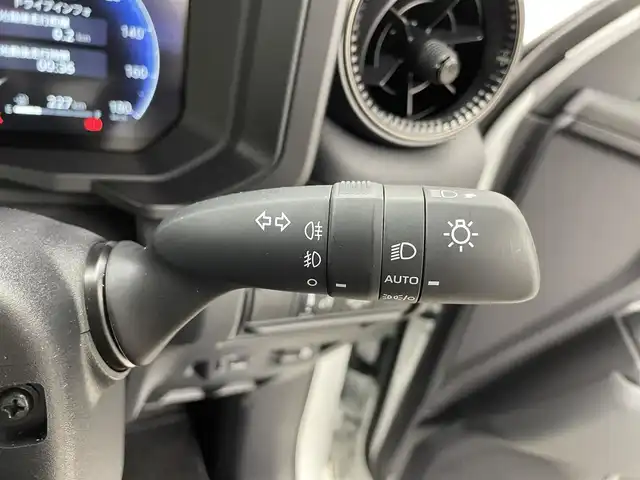 トヨタ ランドクルーザー ２５０ ZX 福井県 2024(令6)年 0.6万km プラチナホワイトパールマイカ 12.3インチナビ機能付きディスプレイオーディオ/JBLプレミアムサウンド/サンルーフ/パノラミックビューモニター /トヨタチームメイト /トヨタセーフティセンス /ブラウンレザーシート/F席シートヒーター＆ベンチレーション/純正ビルトインETC/純正アルミホイール/純正フロアマット/純正バイザー/スマートキー×２
