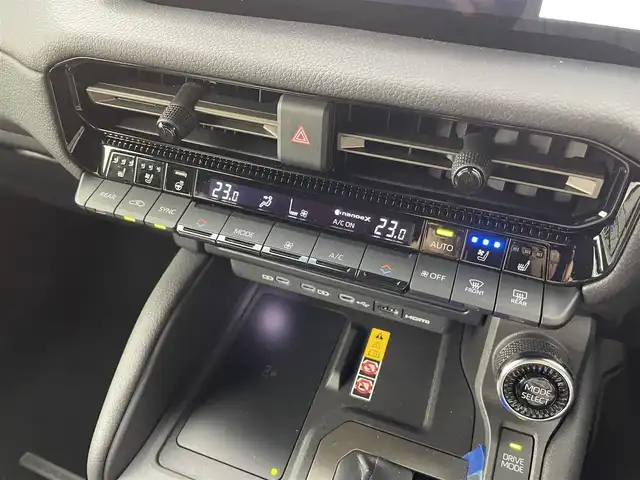 トヨタ ランドクルーザー ２５０ ZX 福井県 2024(令6)年 0.6万km プラチナホワイトパールマイカ 12.3インチナビ機能付きディスプレイオーディオ/JBLプレミアムサウンド/サンルーフ/パノラミックビューモニター /トヨタチームメイト /トヨタセーフティセンス /ブラウンレザーシート/F席シートヒーター＆ベンチレーション/純正ビルトインETC/純正アルミホイール/純正フロアマット/純正バイザー/スマートキー×２
