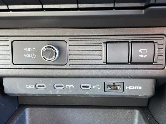 トヨタ ランドクルーザー ２５０ VX 岩手県 2024(令6)年 1.6万km プラチナホワイトパールマイカ 寒冷地仕様　モデリスタパッケージ　サンルーフ　トヨタチームメイト　ナビ　全周囲Ｃ　フルセグ　デジタルインナーミラー　電動合皮革シート　エアシートヒーター　ステアヒーター　ＥＴＣ　純正ドラレコ　ＢＳＭ