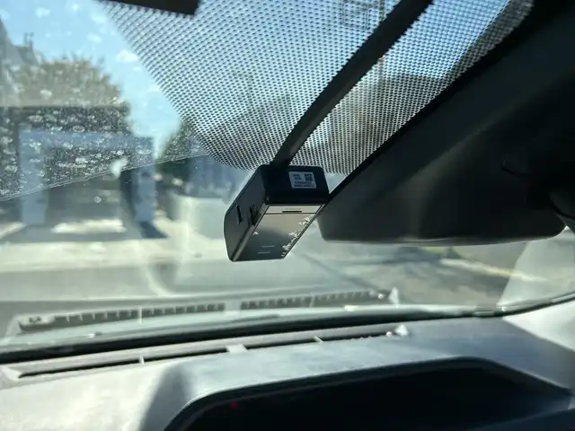 トヨタ アクア クロスオーバー グラム 神奈川県 2018(平30)年 3.5万km ホワイトパールクリスタルシャイン 純正９型ナビゲーション【CD/DVD/Bluetooth】/バックカメラ/フルセグTV/ドライブレコーダー/ＥＴＣ/純正フロアマット/純正ＬＥＤヘッドライト/フォグライト/オートライト/オートハイビーム/シートヒーター/スマートキー/純正１６インチアルミホイール付き夏タイヤ　/前後コーナーセンサー/ルーフレール/レザーシート/レーンアシスト/横滑り防止装置/衝突被害軽減システム