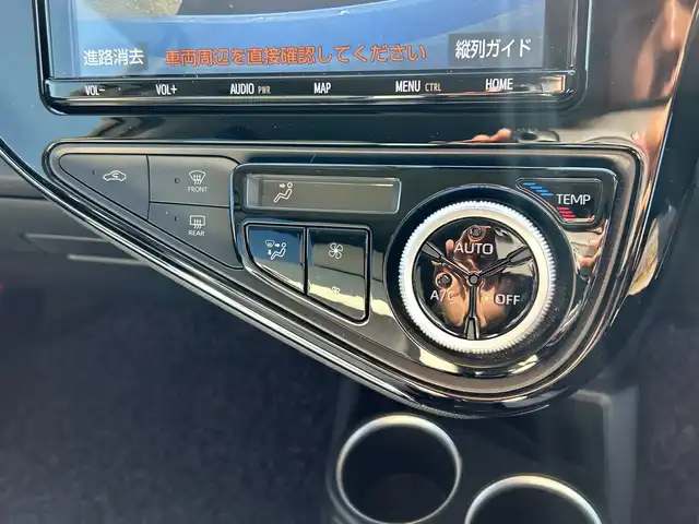 トヨタ アクア クロスオーバー グラム 神奈川県 2018(平30)年 3.5万km ホワイトパールクリスタルシャイン 純正９型ナビゲーション【CD/DVD/Bluetooth】/バックカメラ/フルセグTV/ドライブレコーダー/ＥＴＣ/純正フロアマット/純正ＬＥＤヘッドライト/フォグライト/オートライト/オートハイビーム/シートヒーター/スマートキー/純正１６インチアルミホイール付き夏タイヤ　/前後コーナーセンサー/ルーフレール/レザーシート/レーンアシスト/横滑り防止装置/衝突被害軽減システム