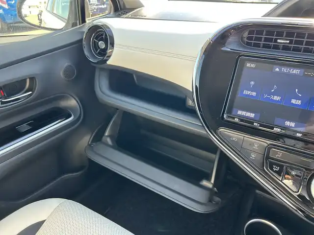 トヨタ アクア クロスオーバー グラム 神奈川県 2018(平30)年 3.5万km ホワイトパールクリスタルシャイン 純正９型ナビゲーション【CD/DVD/Bluetooth】/バックカメラ/フルセグTV/ドライブレコーダー/ＥＴＣ/純正フロアマット/純正ＬＥＤヘッドライト/フォグライト/オートライト/オートハイビーム/シートヒーター/スマートキー/純正１６インチアルミホイール付き夏タイヤ　/前後コーナーセンサー/ルーフレール/レザーシート/レーンアシスト/横滑り防止装置/衝突被害軽減システム