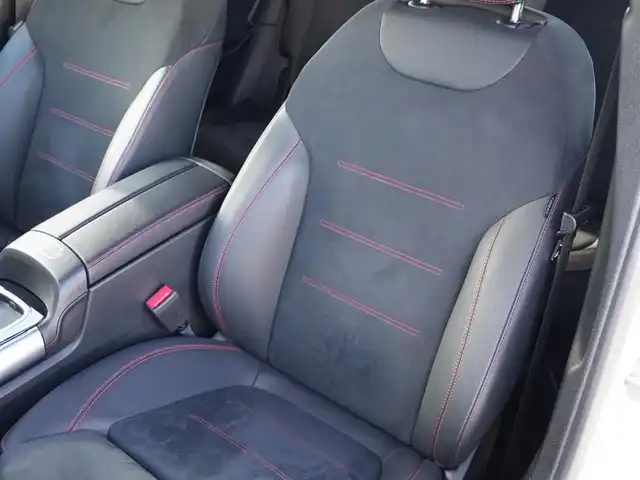 メルセデス・ベンツ Ｍ・ベンツ ＧＬＢ２００ｄ 4マチック AMGライン 静岡県 2023(令5)年 1.7万km デジタルホワイト 後期モデル/ワンオーナー/MBUX ARナビフルセグTVBluetooth/全方位カメラ/パノラマサンルーフ/ハーフレザーシートシートヒーター/フロントメモリーパワーシート/ブルメスターサラウンド/ヘッドアップディスプレイ/アンビエントライト/パワーバックドア/20インチアルミホイール/ワイヤレス充電/DSRCETC