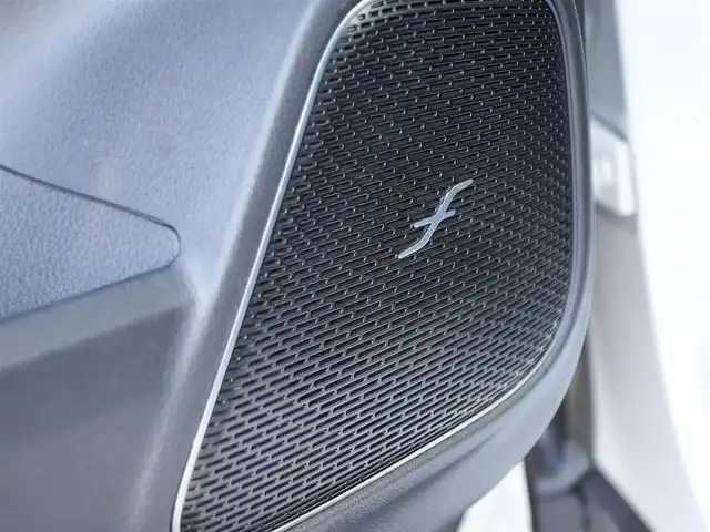 メルセデス・ベンツ Ｍ・ベンツ ＧＬＢ２００ｄ 4マチック AMGライン 静岡県 2023(令5)年 1.7万km デジタルホワイト 後期モデル/ワンオーナー/MBUX ARナビフルセグTVBluetooth/全方位カメラ/パノラマサンルーフ/ハーフレザーシートシートヒーター/フロントメモリーパワーシート/ブルメスターサラウンド/ヘッドアップディスプレイ/アンビエントライト/パワーバックドア/20インチアルミホイール/ワイヤレス充電/DSRCETC