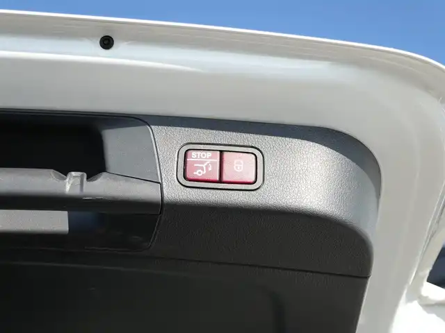 メルセデス・ベンツ Ｍ・ベンツ ＧＬＢ２００ｄ 4マチック AMGライン 静岡県 2023(令5)年 1.7万km デジタルホワイト 後期モデル/ワンオーナー/MBUX ARナビフルセグTVBluetooth/全方位カメラ/パノラマサンルーフ/ハーフレザーシートシートヒーター/フロントメモリーパワーシート/ブルメスターサラウンド/ヘッドアップディスプレイ/アンビエントライト/パワーバックドア/20インチアルミホイール/ワイヤレス充電/DSRCETC