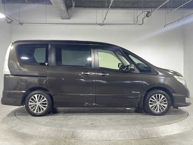 日産 セレナ ハイウェイスター Sハイブリッド 神奈川県 2014(平26)年 5万km タイガーアイブラウン 純正7型SDナビゲーション【MP313D-W】/AM FM Bluetooth フルセグ CD DVD/バックカメラ/片側パワースライドドア/エマージェンシーブレーキ/クルーズコントロール/ビルトインETC/ECOモード/サンシェード/純正フロアマット/オートライト/ヘッドライトレベライザー/電格ミラー/純正15インチアルミホイル