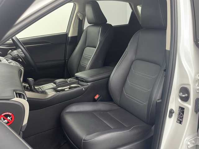 レクサス ＮＸ 300h バージョンL 岐阜県 2018(平30)年 4.6万km ソニッククォーツ パノラマサンルーフ/全周囲カメラ/純正ナビ/（Bluetooth/フルセグ）/エアシート（運転席、助手席）/シートヒーター（全席）/パワーシート（運転席、助手席）/ブラインドスポットモニター/パワーバックドア/レーダークルーズコントロール/レーンキープアシスト/横滑り防止システム/パドルシフト/ブレーキホールド/ステアリングスイッチ/ステアリングヒーター/ドライブレコーダー/ETC２．０/スマートキー/プッシュスタート