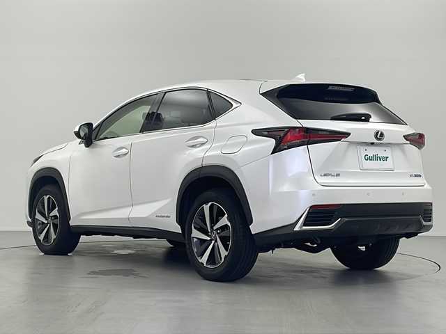 レクサス ＮＸ 300h バージョンL 兵庫県 2018(平30)年 4.6万km ソニッククォーツ パノラマサンルーフ/全周囲カメラ/純正ナビ/（Bluetooth/フルセグ）/エアシート（運転席、助手席）/シートヒーター（全席）/パワーシート（運転席、助手席）/ブラインドスポットモニター/パワーバックドア/レーダークルーズコントロール/レーンキープアシスト/横滑り防止システム/パドルシフト/ブレーキホールド/ステアリングスイッチ/ステアリングヒーター/ドライブレコーダー/ETC２．０/スマートキー/プッシュスタート