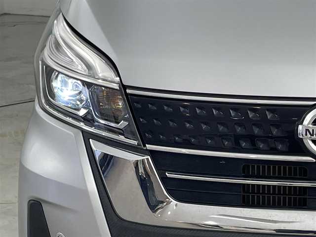 日産 デイズ ルークス ハイウェイスター Xターボ 愛知県 2019(平31)年 6.4万km スターリングシルバーM (株)IDOMが運営する【じしゃロン名古屋鳴海店】の自社ローン専用車両になりますこちらは現金またはオートローンご利用時の価格です。自社ローンご希望の方は別途その旨お申付け下さい/純正ナビ（フルセグＴＶ）　/全方位カメラ　/ＥＴＣ　/前方ドライブレコーダー　/コーナーセンサー　/衝突軽減ブレーキ　/レーンキープ　/アイドリングストップ　/片側電動スライドドア　/純正１４インチＡＷ　/ＬＥＤライト
