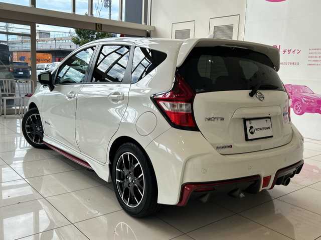 日産 ノート e－パワー ニスモ 埼玉県 2017(平29)年 3.7万km ブリリアントホワイトパール 純正ナビ/　　CD/DVD/BT/フルセグTV/アラウンドビューモニター/LEDオートライト/レカロ製セミバケットシート/ハーフレザー/純正16インチAW/ステアリングスイッチ/プッシュスタート/ドライブレコーダー/プッシュスタート/スペアキー×1/ETC/禁煙車