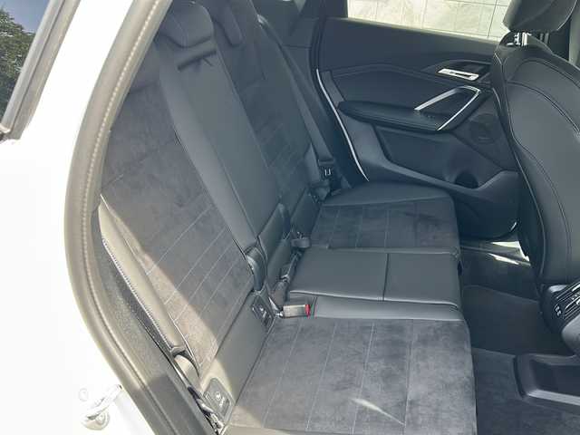 ＢＭＷ ＢＭＷ Ｘ１ 埼玉県 2025(令7)年 0.6万km アルピンホワイトⅢ ワンオーナー　/純正カードブディスプレイ/前後ドライブレコーダー　/パークベンチレーション　/全周囲カメラ　/ビルトインＥＴＣ　/ＡＣＣ　/前席シートヒーター　/前席パワーシート　/運転席メモリーシート/ＨＵＤ/オートハイビーム/オートライト/パドルシフト/ステアリングスイッチ/クリアランスソナー/電動パーキング/オートホールド/置くだけ充電/レーンキープアシスト/BSM/ハンドルアシスト/パワーバックドア　/スマートキー２本　/カードキー１枚　/保証書　/取扱説明書