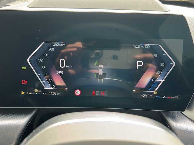 ＢＭＷ ＢＭＷ Ｘ１ 埼玉県 2025(令7)年 0.6万km アルピンホワイトⅢ ワンオーナー　/純正カードブディスプレイ/前後ドライブレコーダー　/パークベンチレーション　/全周囲カメラ　/ビルトインＥＴＣ　/ＡＣＣ　/前席シートヒーター　/前席パワーシート　/運転席メモリーシート/ＨＵＤ/オートハイビーム/オートライト/パドルシフト/ステアリングスイッチ/クリアランスソナー/電動パーキング/オートホールド/置くだけ充電/レーンキープアシスト/BSM/ハンドルアシスト/パワーバックドア　/スマートキー２本　/カードキー１枚　/保証書　/取扱説明書