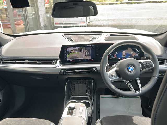 ＢＭＷ ＢＭＷ Ｘ１ 埼玉県 2025(令7)年 0.6万km アルピンホワイトⅢ ワンオーナー　/純正カードブディスプレイ/前後ドライブレコーダー　/パークベンチレーション　/全周囲カメラ　/ビルトインＥＴＣ　/ＡＣＣ　/前席シートヒーター　/前席パワーシート　/運転席メモリーシート/ＨＵＤ/オートハイビーム/オートライト/パドルシフト/ステアリングスイッチ/クリアランスソナー/電動パーキング/オートホールド/置くだけ充電/レーンキープアシスト/BSM/ハンドルアシスト/パワーバックドア　/スマートキー２本　/カードキー１枚　/保証書　/取扱説明書