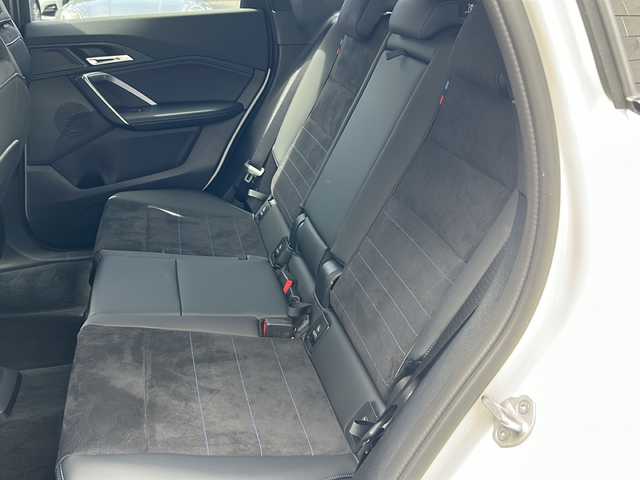 ＢＭＷ ＢＭＷ Ｘ１ 埼玉県 2025(令7)年 0.6万km アルピンホワイトⅢ ワンオーナー　/純正カードブディスプレイ/前後ドライブレコーダー　/パークベンチレーション　/全周囲カメラ　/ビルトインＥＴＣ　/ＡＣＣ　/前席シートヒーター　/前席パワーシート　/運転席メモリーシート/ＨＵＤ/オートハイビーム/オートライト/パドルシフト/ステアリングスイッチ/クリアランスソナー/電動パーキング/オートホールド/置くだけ充電/レーンキープアシスト/BSM/ハンドルアシスト/パワーバックドア　/スマートキー２本　/カードキー１枚　/保証書　/取扱説明書