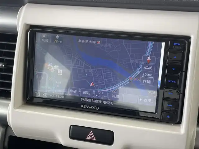 スズキ ハスラー G 群馬県 2018(平30)年 4.6万km ピュアホワイトP ・社外７インチナビ/・iPod/・フルセグTV/・AM/FM/・Bluetooth/・USB/・DVD/・衝突軽減/・横滑り防止/・車線逸脱警報/・DN席シートヒーター/・純正フロアマット/・純正AW/・ETC/・スマートキー/・ベンチシート/・パワーウィンドウ/・禁煙車