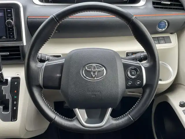 トヨタ シエンタ ハイブリッド G 青森県 2016(平28)年 5.1万km コバルトブルーメタリック ワンオーナー/寒冷地仕様/両側パワースライドドア/純正フロアマット/社外ナビ/・AM/FM/CD/DVD/BT/フォグランプ/オートライト/オートハイビーム/車線逸脱警報/プリクラッシュ/横滑り防止機能/アイドリングストップ/ヒルスタートアシスト/盗難防止装置/3列シート/ドラレコ/ビルトインETC/夏タイヤ社外15AW積込（185/60/15）/スペアキー/純正スターター/保証書/取扱説明書