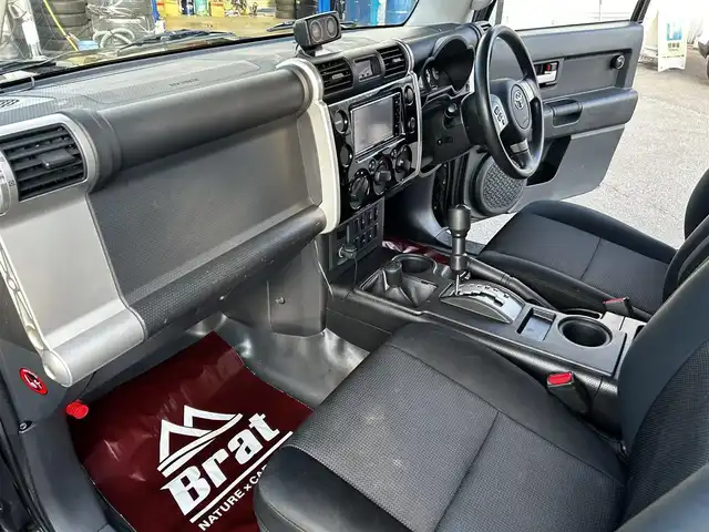 トヨタ ＦＪクルーザー オフロードパッケージ 道北・旭川 2011(平23)年 6.6万km ブラック/ホワイト オフロードパッケージ/リアデフロック/寒冷地仕様/社外LEDヘッドライト