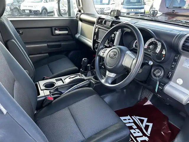 トヨタ ＦＪクルーザー オフロードパッケージ 道北・旭川 2011(平23)年 6.6万km ブラック/ホワイト オフロードパッケージ/リアデフロック/寒冷地仕様/社外LEDヘッドライト