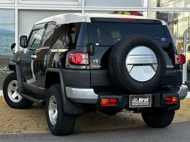 トヨタ ＦＪクルーザー オフロードパッケージ 道北・旭川 2011(平23)年 6.6万km ブラック/ホワイト オフロードパッケージ/リアデフロック/寒冷地仕様/社外LEDヘッドライト