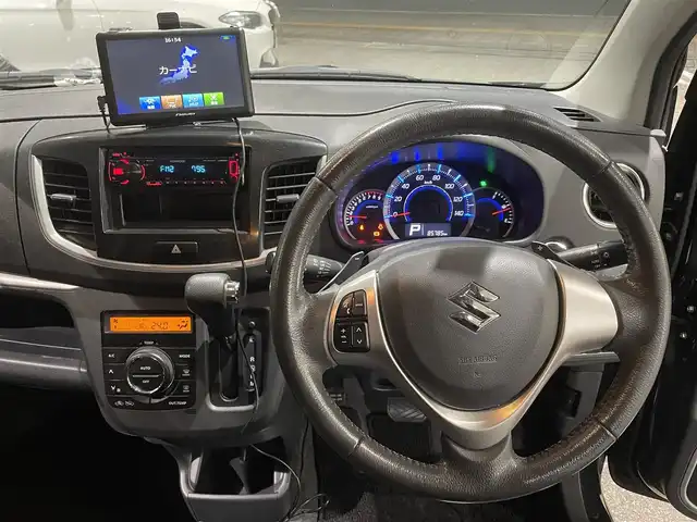 スズキ ワゴンＲ スティングレー T 神奈川県 2013(平25)年 8.6万km ブルーイッシュブラックパール3 社外オーディオCD＆USB/ポータブルナビ＆ワンセグTV/ETC/パドルシフト/アイドリングストップ/純正15inアルミホイール/オートライト/HIDライト/フォグランプ/ウインカーミラー/電動格納ミラー/スマートキー/プッシュスタート/Wエアバッグ/ABS/ドアバイザー/フロアマット/保証書/取扱説明書/スペアキー