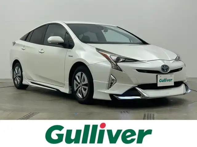 トヨタ プリウス A 岡山県 2016(平28)年 5.6万km ホワイトパールクリスタルシャイン 社外エアロ/純正ナビ/（NSZT-W64）/バックカメラ/アドバンスドパーク/ヘッドアップディスプレイ/トヨタセーフティーセンス/・プリクラッシュセーフティ/・レーンキープアシスト/・オートマチックハイビーム/・レーダークルーズコントロール/・コーナーセンサー/BSM/ETC/ドライブレコーダー/革巻きステアリング/LEDヘッドライト/・フォグライト
