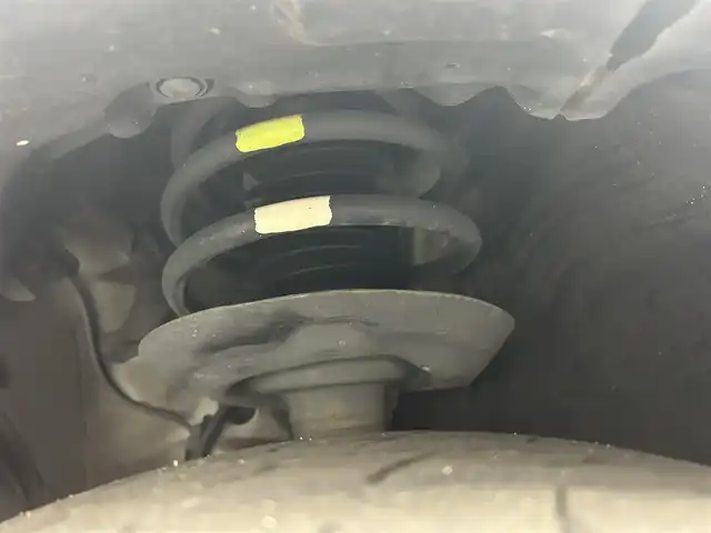 トヨタ プリウス A 岡山県 2016(平28)年 5.6万km ホワイトパールクリスタルシャイン 社外エアロ/純正ナビ/（NSZT-W64）/バックカメラ/アドバンスドパーク/ヘッドアップディスプレイ/トヨタセーフティーセンス/・プリクラッシュセーフティ/・レーンキープアシスト/・オートマチックハイビーム/・レーダークルーズコントロール/・コーナーセンサー/BSM/ETC/ドライブレコーダー/革巻きステアリング/LEDヘッドライト/・フォグライト