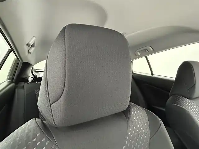 トヨタ プリウス A 岡山県 2016(平28)年 5.6万km ホワイトパールクリスタルシャイン 社外エアロ/純正ナビ/（NSZT-W64）/バックカメラ/アドバンスドパーク/ヘッドアップディスプレイ/トヨタセーフティーセンス/・プリクラッシュセーフティ/・レーンキープアシスト/・オートマチックハイビーム/・レーダークルーズコントロール/・コーナーセンサー/BSM/ETC/ドライブレコーダー/革巻きステアリング/LEDヘッドライト/・フォグライト