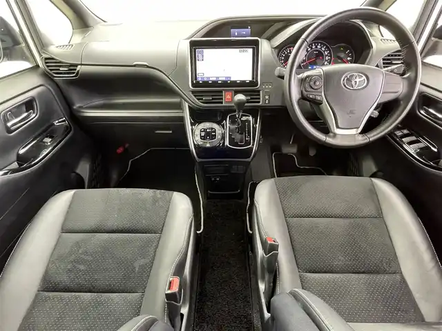 トヨタ ヴォクシー ZS 煌Ⅲ 福井県 2021(令3)年 3.6万km ホワイトパールクリスタルシャイン 純正9インチナビ/・Bluetooth/CD/DVD/フルセグTV/バックカメラ/両側パワースライドドア/ビルトインETC/ドラレコ/アダプティブクルーズコントロール/クリアランスソナー/レーンキープアシスト/オートハイビーム/プリクラッシュ/チップアップシート/純正16インチアルミホイール