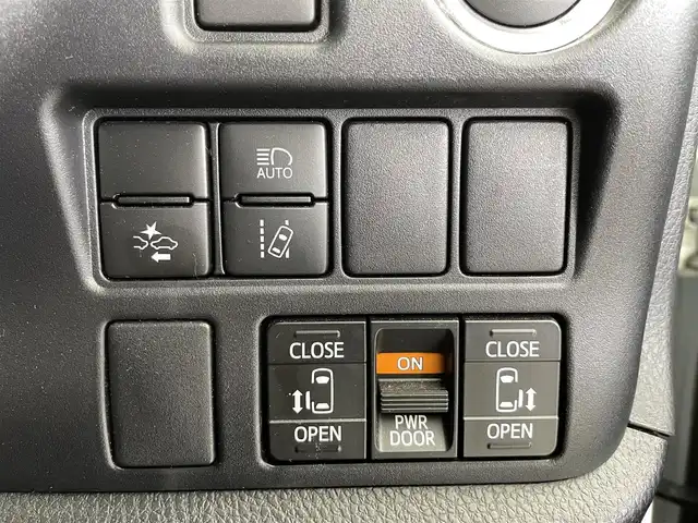 トヨタ ヴォクシー ZS 煌Ⅲ 福井県 2021(令3)年 3.6万km ホワイトパールクリスタルシャイン 純正9インチナビ/・Bluetooth/CD/DVD/フルセグTV/バックカメラ/両側パワースライドドア/ビルトインETC/ドラレコ/アダプティブクルーズコントロール/クリアランスソナー/レーンキープアシスト/オートハイビーム/プリクラッシュ/チップアップシート/純正16インチアルミホイール