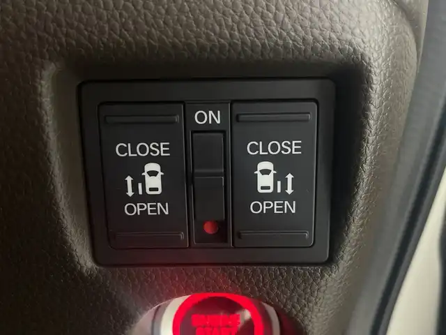 ホンダ Ｎ ＢＯＸ L 神奈川県 2022(令4)年 1.2万km プラチナホワイトパール 社外ナビ【CN-HE01D】/AM　FM　フルセグ　CD　SD　USB　Bluetooth/バックカメラ/両側パワースライドドア/ホンダセンシング/アクティブクルーズコントロール/ビルトインETC/ナビ連動前後ドライブレコーダー【CA-DR03HTD】/ステアリングリモコン/充電用USBポート×2/リアドアサンシェード/シートバックテーブル/ISOFIX対応/LKAS　車線維持支援システム/純正フロアマット/リアコーナーセンサー/ウィンカーミラー/ドアバイザー/スマートキー