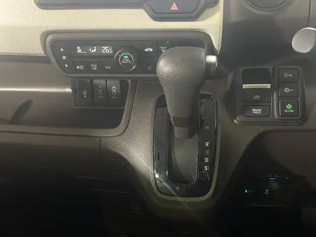 ホンダ Ｎ ＢＯＸ L 神奈川県 2022(令4)年 1.2万km プラチナホワイトパール 社外ナビ【CN-HE01D】/AM　FM　フルセグ　CD　SD　USB　Bluetooth/バックカメラ/両側パワースライドドア/ホンダセンシング/アクティブクルーズコントロール/ビルトインETC/ナビ連動前後ドライブレコーダー【CA-DR03HTD】/ステアリングリモコン/充電用USBポート×2/リアドアサンシェード/シートバックテーブル/ISOFIX対応/LKAS　車線維持支援システム/純正フロアマット/リアコーナーセンサー/ウィンカーミラー/ドアバイザー/スマートキー