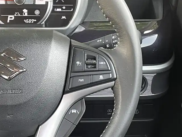 スズキ スペーシア カスタム HYBRID XS 埼玉県 2023(令5)年 0.5万km ピュアホワイトP 純正9インチナビ　/・フルセグTV　CD/DVD/Bluetooth/スズキセーフティサポート/・衝突被害軽減ブレーキ/・誤発進抑制機能/・車線逸脱警報/・リアクロストラフィックアラート/・車間距離制御機能/バックカメラ/アラウンドビューモニター/ステアリングスイッチ/クルーズコントロール/プッシュスタート/ヘッドアップディスプレイ/両側パワースライドドア/D席シートヒーター/アイドリングストップ/パーキングセンサー/純正フロアマット/純正15インチAW
