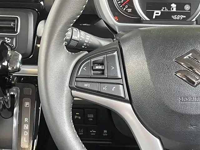 スズキ スペーシア カスタム HYBRID XS 埼玉県 2023(令5)年 0.5万km ピュアホワイトP 純正9インチナビ　/・フルセグTV　CD/DVD/Bluetooth/スズキセーフティサポート/・衝突被害軽減ブレーキ/・誤発進抑制機能/・車線逸脱警報/・リアクロストラフィックアラート/・車間距離制御機能/バックカメラ/アラウンドビューモニター/ステアリングスイッチ/クルーズコントロール/プッシュスタート/ヘッドアップディスプレイ/両側パワースライドドア/D席シートヒーター/アイドリングストップ/パーキングセンサー/純正フロアマット/純正15インチAW