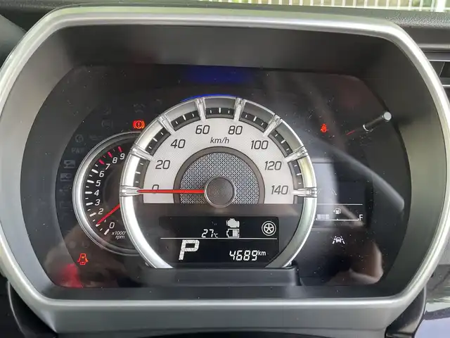 スズキ スペーシア カスタム HYBRID XS 埼玉県 2023(令5)年 0.5万km ピュアホワイトP 純正9インチナビ　/・フルセグTV　CD/DVD/Bluetooth/スズキセーフティサポート/・衝突被害軽減ブレーキ/・誤発進抑制機能/・車線逸脱警報/・リアクロストラフィックアラート/・車間距離制御機能/バックカメラ/アラウンドビューモニター/ステアリングスイッチ/クルーズコントロール/プッシュスタート/ヘッドアップディスプレイ/両側パワースライドドア/D席シートヒーター/アイドリングストップ/パーキングセンサー/純正フロアマット/純正15インチAW