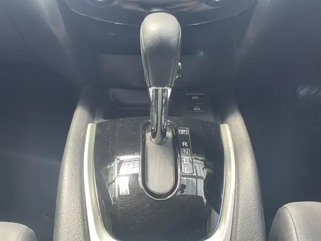 日産 エクストレイル 20Xi 埼玉県 2018(平30)年 8万km ダークメタルグレー ・ディーラー点検記録R1:3:4:5:6年有り/・プロパイロット/・純正ナビフルセグTV/・DVD　BT　SD/・TVキャンセラー/・アラウンドビューモニター/・ETC２．０/・ドライブレコーダー/・デジタルインナーミラー/・シートヒーター/・カプロンシート/・ステアリングスイッチ/・プリクラッシュ/・パワーバックドアゲート/・ルーフレール/・コーナーセンサー/・純正18インチアルミ/・オートライト/・LEDヘットライト/・スマートキー×２/・プッシュスタート/・保証書/・取説