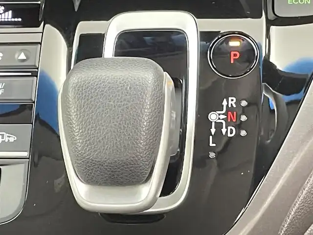 ホンダ フリード＋ ハイブリット G ホンダセンシング 千葉県 2020(令2)年 4.9万km クリスタルブラックパール ホンダセンシング /・衝突軽減ブレーキ /・先行車発進お知らせ機能 /・レーンキープアシスト /・標識認識機能 /・レーダークルーズコントロール /・横滑り防止装置 /社外ディスプレイオーディオ /・Bluetooth接続/・AppleCarPlay/・CD再生/・ビルトインETC/・バックモニター/バックカメラ/両側パワースライドドア/スマートキー/プッシュスタート/寒冷地仕様/フルオートエアコン /ウォークスルー/前席シートヒーター/オートLEDヘッドライト/電格ミラー/ステアリングスイッチ