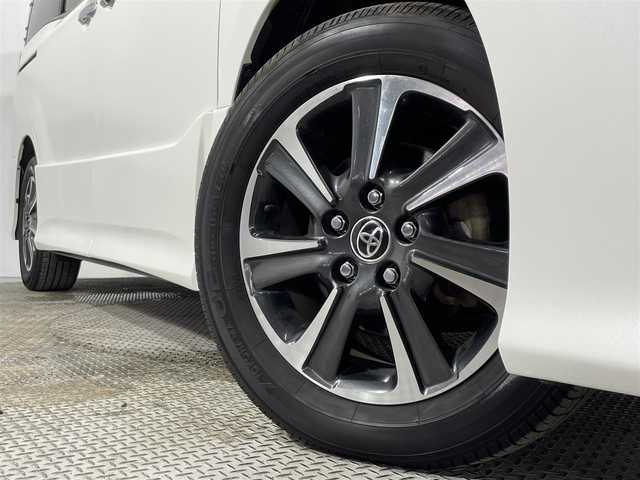 トヨタ ヴォクシー ZS 煌 大阪府 2018(平30)年 3.7万km ホワイトパールクリスタルシャイン 純正ナビ(フルセグ/DVD再生/Bluetooth) バックカメラ ETC 両側パワースライドドア 衝突軽減 クルコン トヨタセーフティセンス リアオートエアコン スマートキー ドラレコ