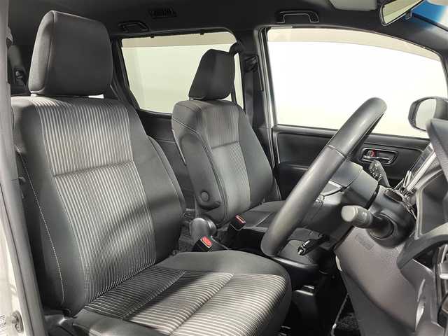 トヨタ ヴォクシー ZS 煌 大阪府 2018(平30)年 3.7万km ホワイトパールクリスタルシャイン 純正ナビ(フルセグ/DVD再生/Bluetooth) バックカメラ ETC 両側パワースライドドア 衝突軽減 クルコン トヨタセーフティセンス リアオートエアコン スマートキー ドラレコ