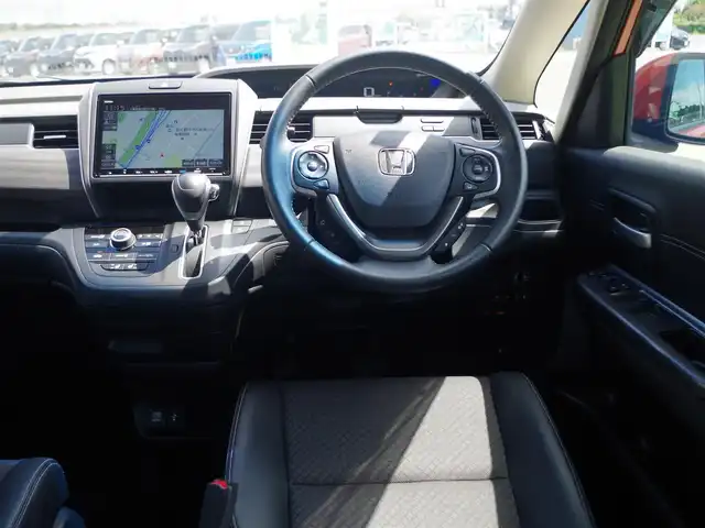ホンダ フリード G ホンダセンシング 千葉県 2020(令2)年 1.6万km プレミアムクリスタルオレンジM ホンダセンシング/・衝突軽減ブレーキ（CMBS）/・車線維持支援システム（LKAS）/・アダプティブクルーズコントロール（ACC）/・後方誤発進抑制機能/・誤発進抑制機能/両側パワースライドドア/純正メモリーナビ/地デジTV/【DVD/CD再生機能　Bluetooth接続】/バックカメラ/ハーフレザーシート/前席シートヒーター/革巻きステアリング/ステアリングスイッチ/ETC/LEDヘッドライト/フォグライト/ウインカーミラー/リアコーナーセンサー/純正15インチアルミホイル/サイド/カーテンエアバッグ/Honda スマートキー