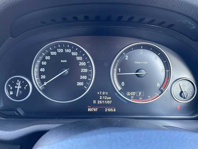 ＢＭＷ Ｘ３ 道東・釧路十勝 2012(平24)年 9万km シルバー 純正ナビ(FM/AM/フルセグTV、CD/DVD)/純正フロアマット/ドラレコ前/プッシュスタート/バックカメラ/パドルシフト/電格ミラー/電動パーキングブレーキ/ETC/コーナーセンサー/ダウンヒルアシストコントロール/積み込みタイヤ(スタッドレス)/アイドリングストップ