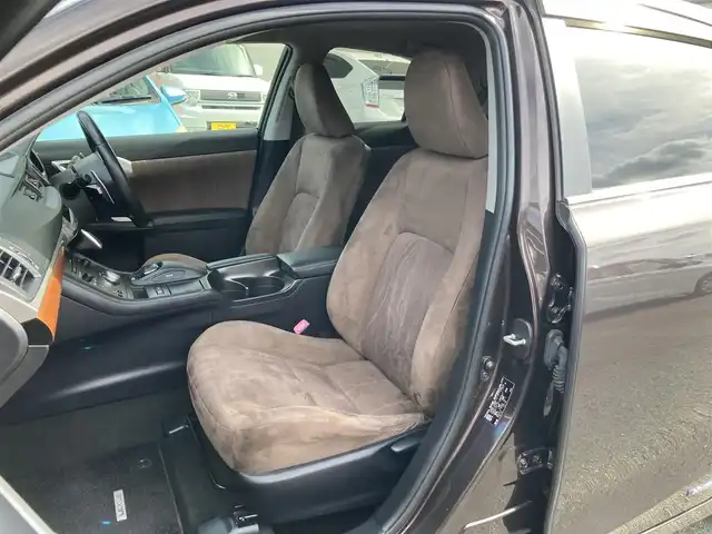 レクサス ＣＴ 200h バージョンC 静岡県 2012(平24)年 6.6万km ダークブラウンマイカメタリック 純正HDDナビ/　AM FM CD DVD Bluetooth USB AUX/ビルトインETC/クルーズコントロール/シートヒーター(前席)/革巻きステアリング/ステアリングスイッチ/純正16インチアルミホイール/スマートキー＆プッシュスタート/ドライブモードセレクト/　ECO/NORMAL/SPORT/EV/パーキングアシスト/パドルシフト/フルセグTV/バックモニター/前方ドライブレコーダー