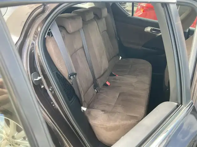 レクサス ＣＴ 200h バージョンC 静岡県 2012(平24)年 6.6万km ダークブラウンマイカメタリック 純正HDDナビ/　AM FM CD DVD Bluetooth USB AUX/ビルトインETC/クルーズコントロール/シートヒーター(前席)/革巻きステアリング/ステアリングスイッチ/純正16インチアルミホイール/スマートキー＆プッシュスタート/ドライブモードセレクト/　ECO/NORMAL/SPORT/EV/パーキングアシスト/パドルシフト/フルセグTV/バックモニター/前方ドライブレコーダー